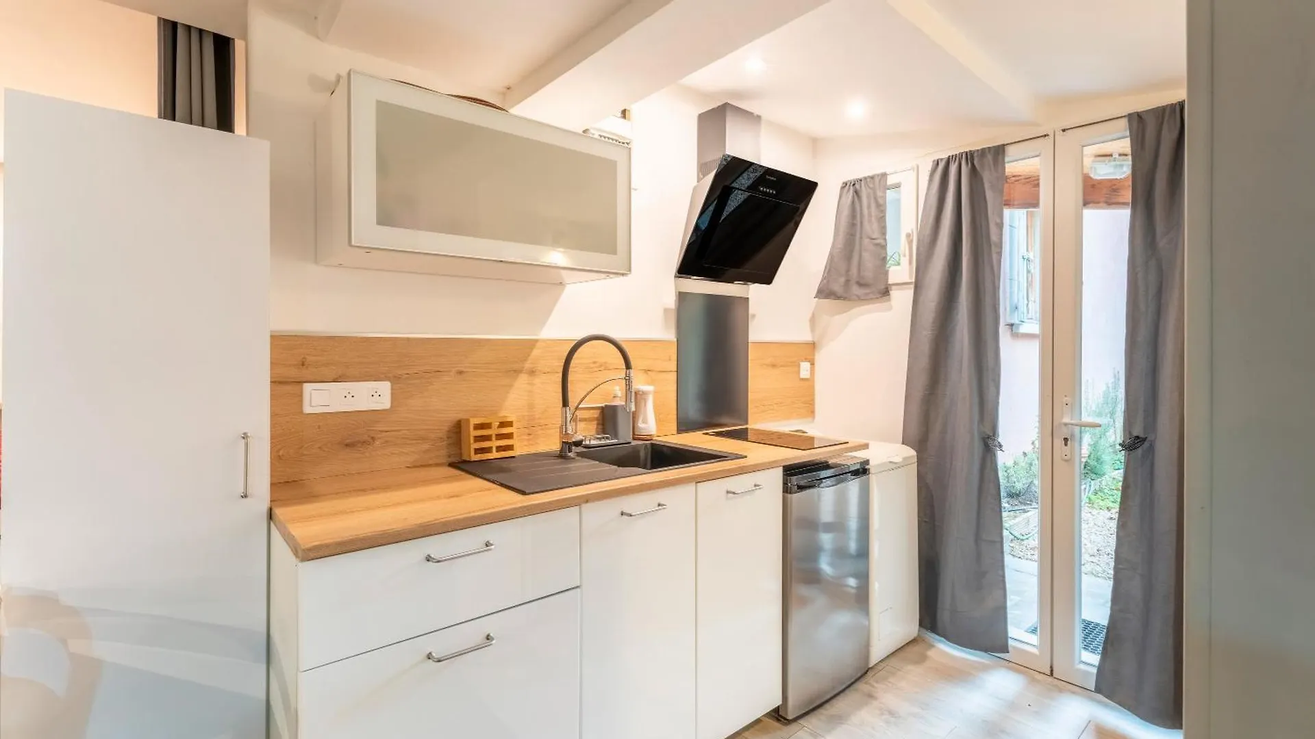 Chez Patricia En Provence Apartment Vedene 0*,  France